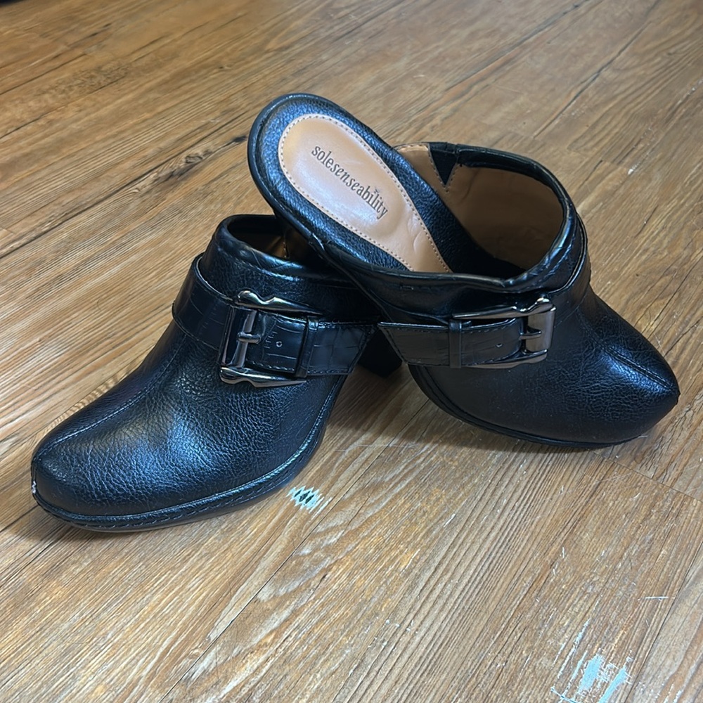 Solesensability Women’s Shoes Size 7.5